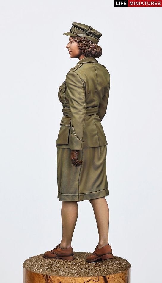 Princess Elizabeth, 2nd Subaltern in ATS, 1945 (1/12 scale, 100 copies limit)
