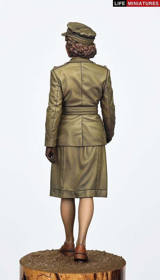 Princess Elizabeth, 2nd Subaltern in ATS, 1945 (1/12 scale, 100 copies limit)