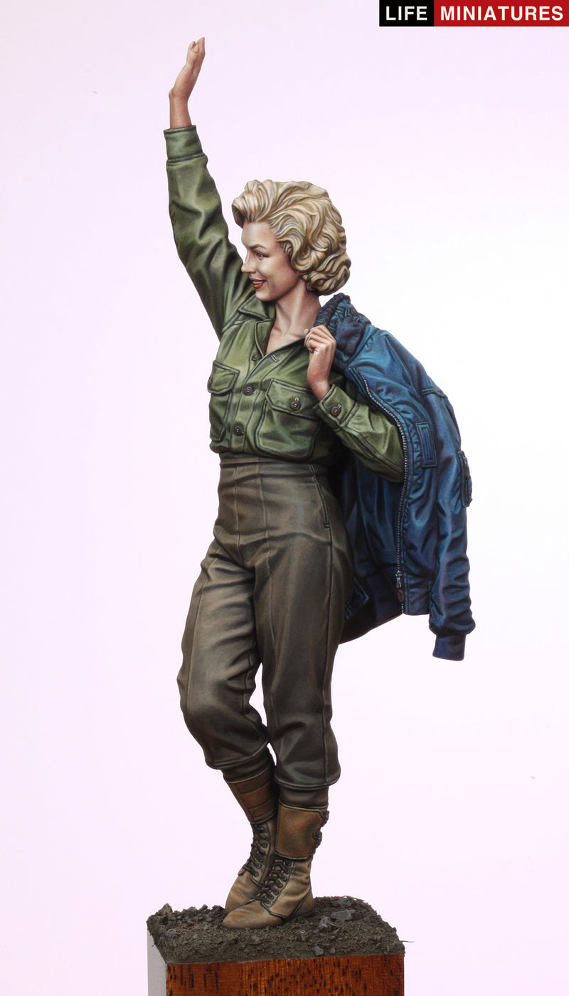 Marilyn Monroe in Korea for her USO tour 1954 (1/35 scale)
