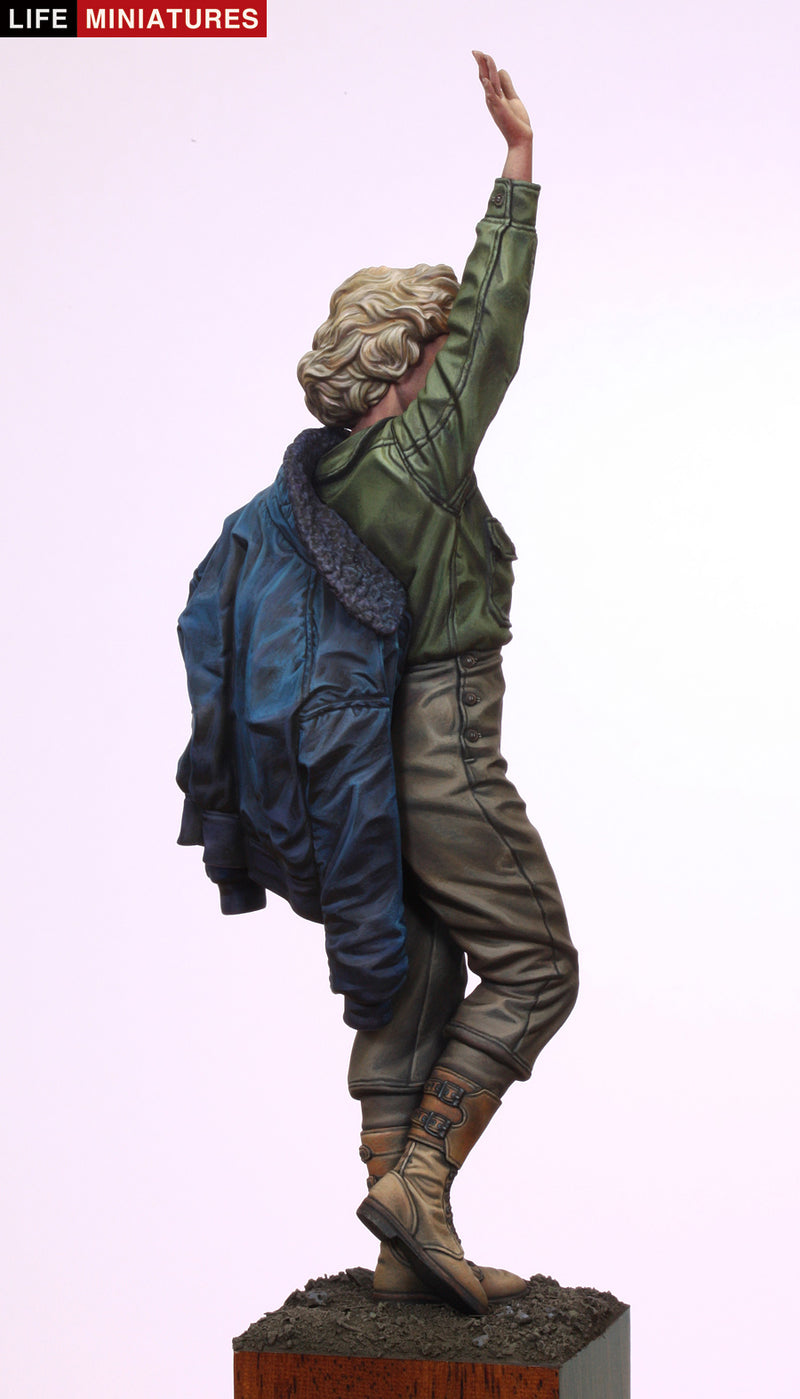 Marilyn Monroe in Korea for her USO tour 1954 (1/35 scale)