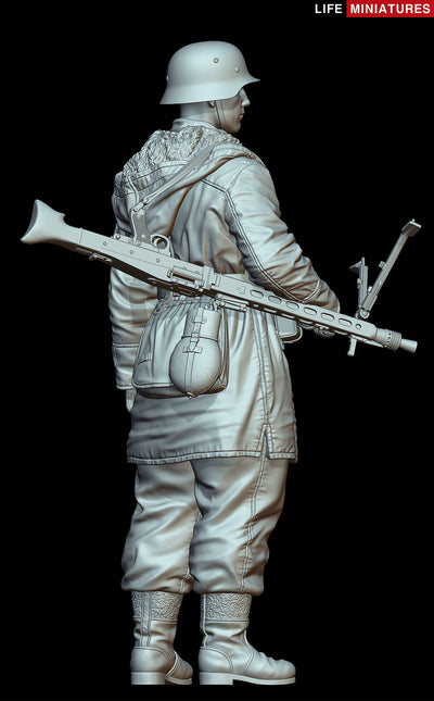 Waffen-SS MG42 Gunner, Eastern Front 1943 (1/16 scale)