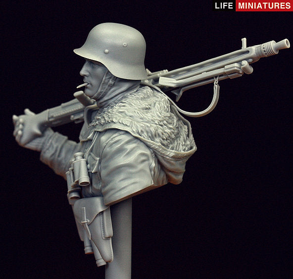 MG42 Gunner, Totenkopf Division, Kharkov 1943