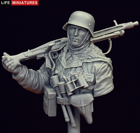 MG42 Gunner, Totenkopf Division, Kharkov 1943