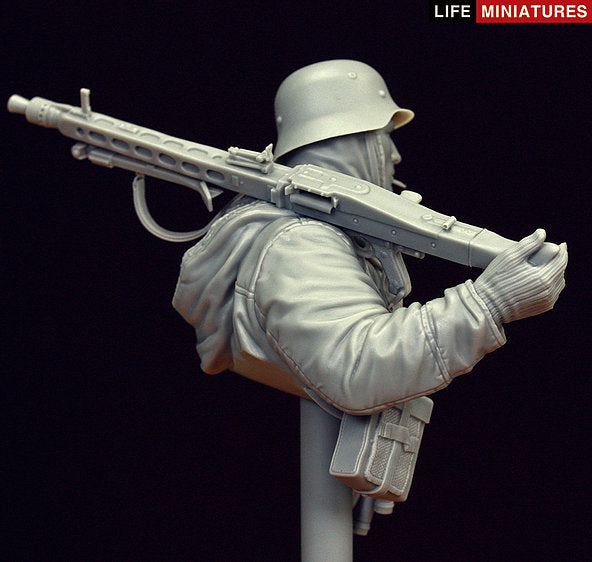 MG42 Gunner, Totenkopf Division, Kharkov 1943