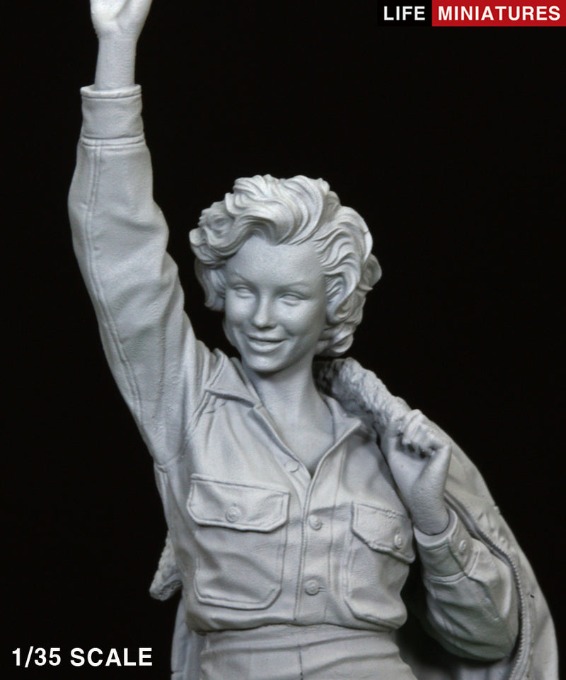Marilyn Monroe in Korea for her USO tour 1954 (1/35 scale)