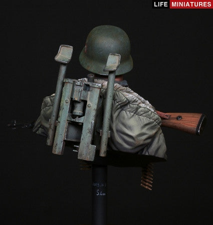 MG42 Tripod Carrier, Totenkopf Division, Kharkov 1943